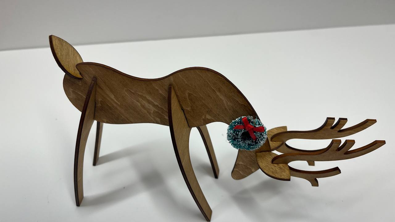 Wood Reindeer Decor β Standing & Grazing Reindeer with Wreath β Rustic Christmas Decoration