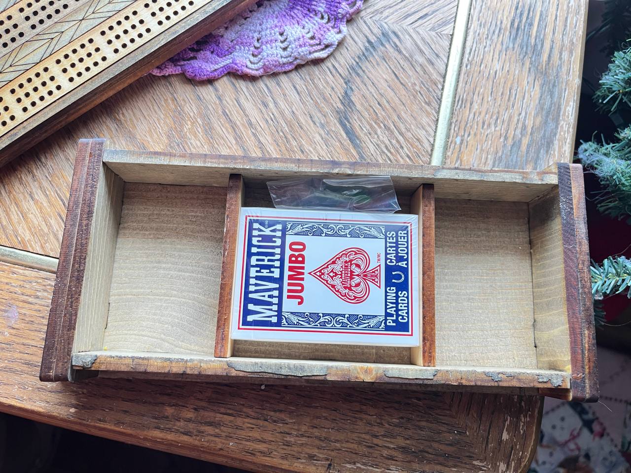 Handcrafted Wooden Cribbage Board with Storage – Pegs & Cards Included – Rustic Nesting-Lid Design (10.5"x4.5")