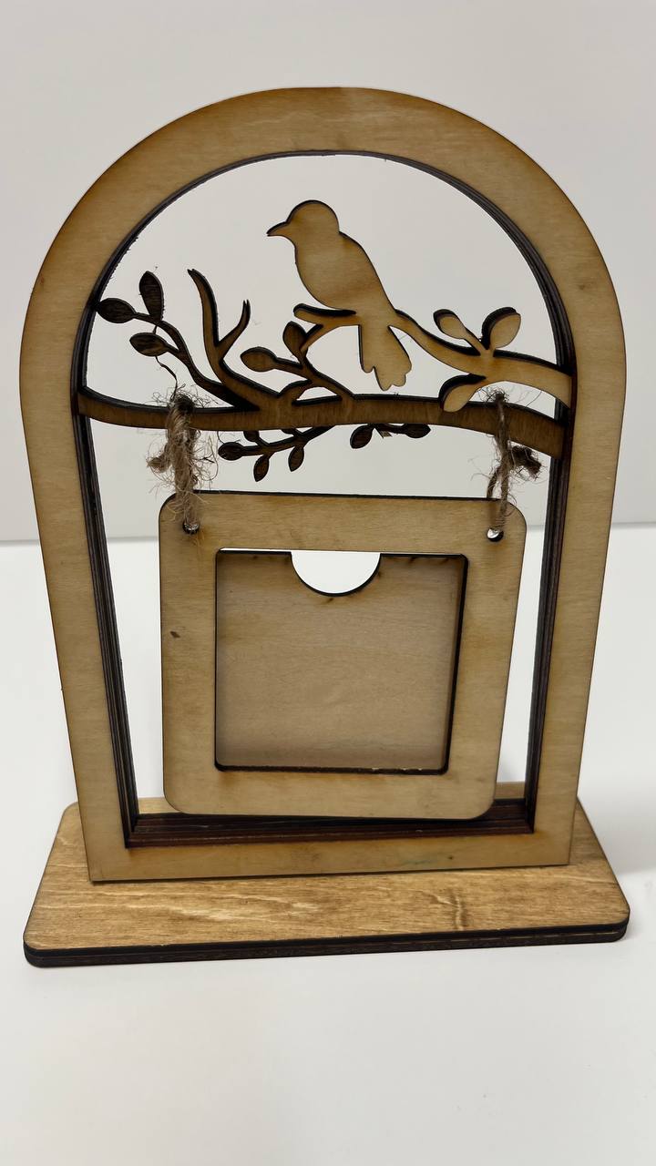 Rustic Wood Bird Picture Frame – 2.5"x2.5" Photo with Jute Hanger