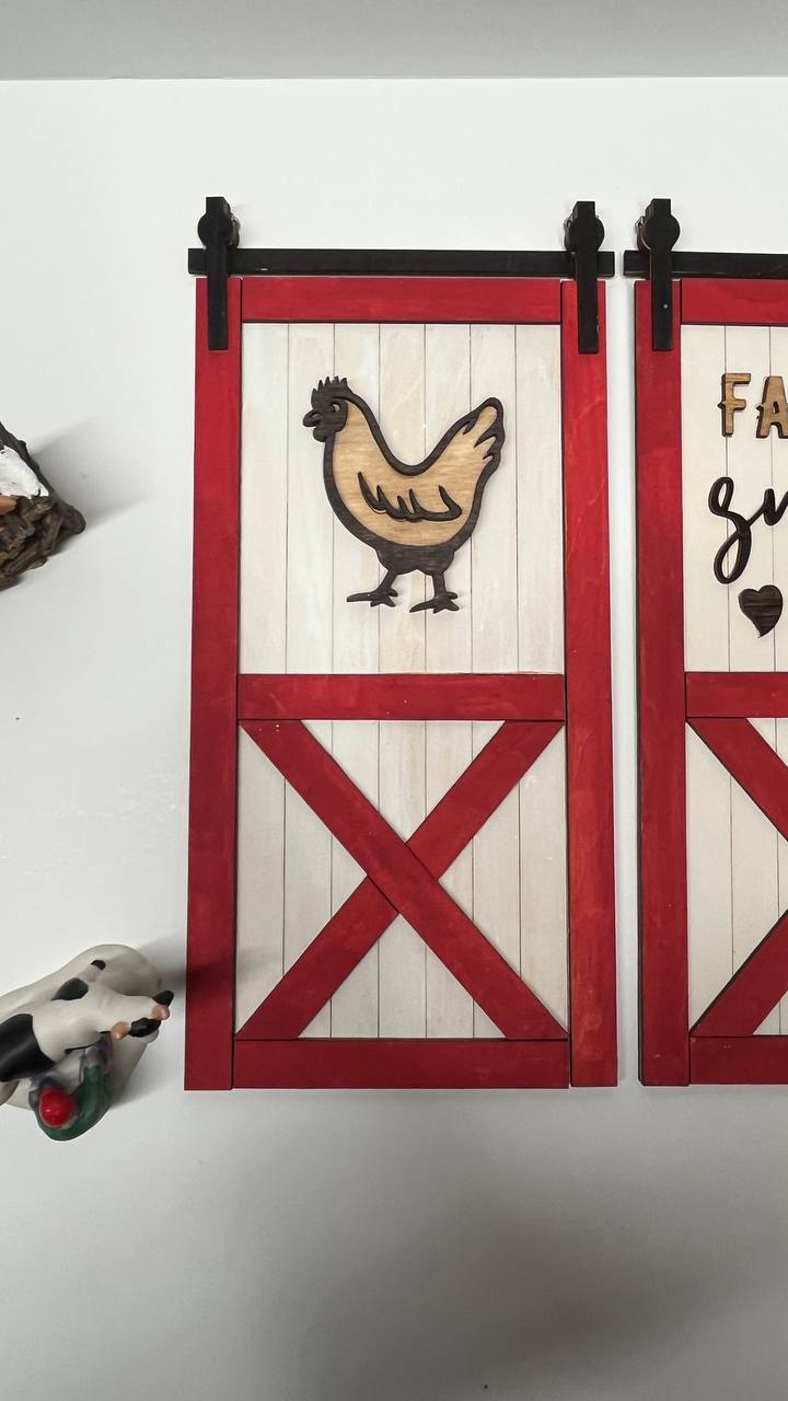 Rustic Barn Door "Farm Sweet Farm" Wooden Sign – Hand-Painted Farmhouse Wall Decor