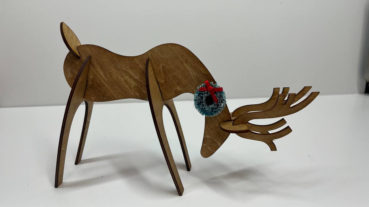 Wood Reindeer Decor – Standing & Grazing Reindeer with Wreath – Rustic Christmas Decoration