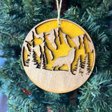 Howling Wolf Mountain Ornament – 3.25" Rustic Wildlife Decor for Outdoor & Nature Lovers