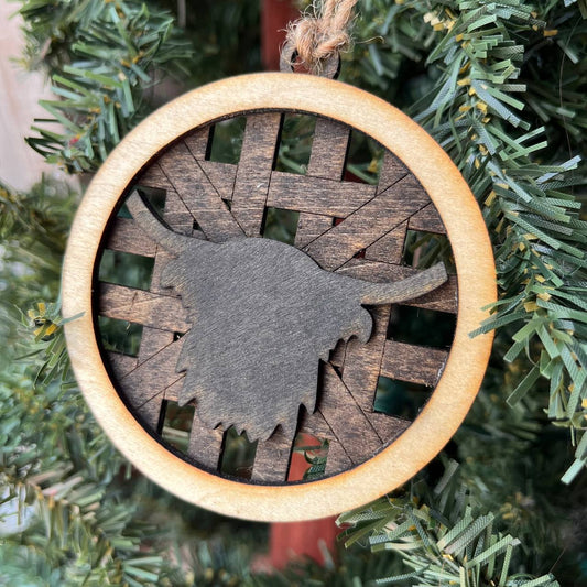 Rustic Highland Cow Ornament – Farmhouse Christmas Tree Decor – 3.25" Round Wooden Highland Cattle Ornament – Country Western Holiday Gift