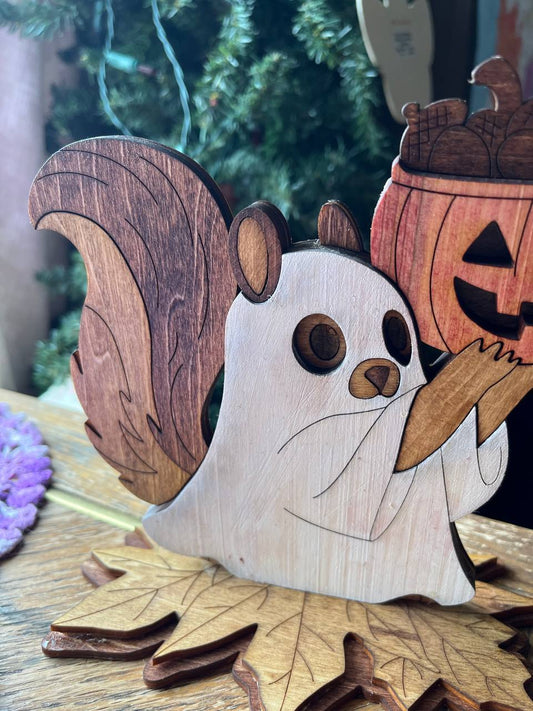 Handcrafted Halloween Squirrel Wood Decor – Layered 3D Wooden Squirrel with Pumpkin & Acorns – Rustic Autumn Tabletop Decoration (7"x7")