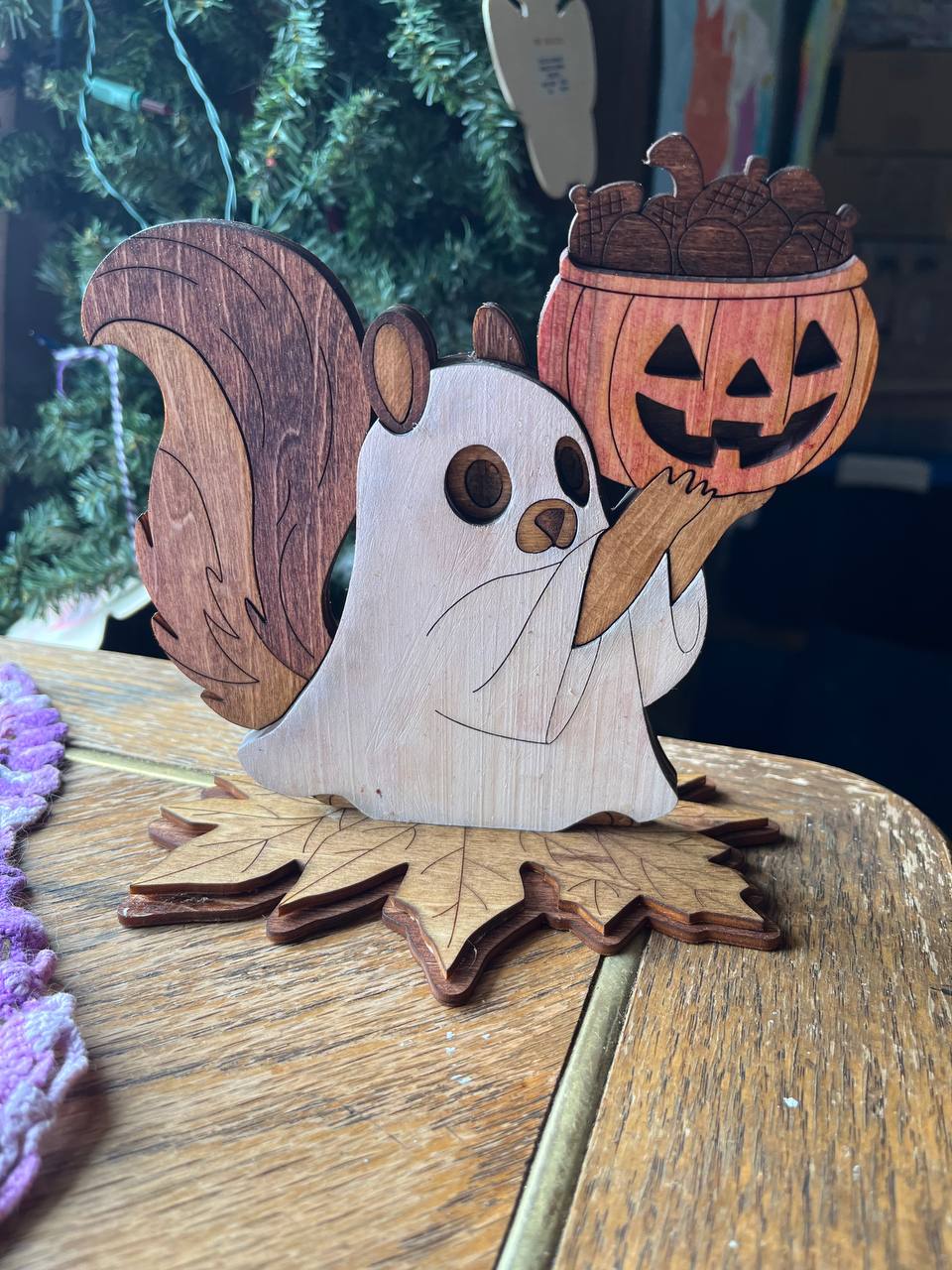Handcrafted Halloween Squirrel Wood Decor – Layered 3D Wooden Squirrel with Pumpkin & Acorns – Rustic Autumn Tabletop Decoration (7"x7")